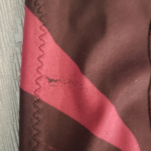 Lululemon Cropped Leggings With Mesh Inserts Size 4 - Picture 8 of 13